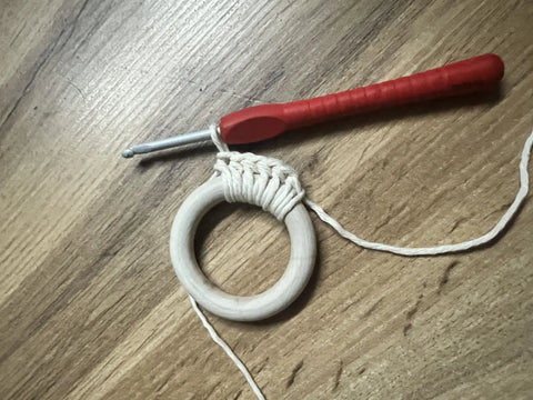 Helppo koriste joulukuuseen